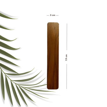 فاصل كتاب خشبي